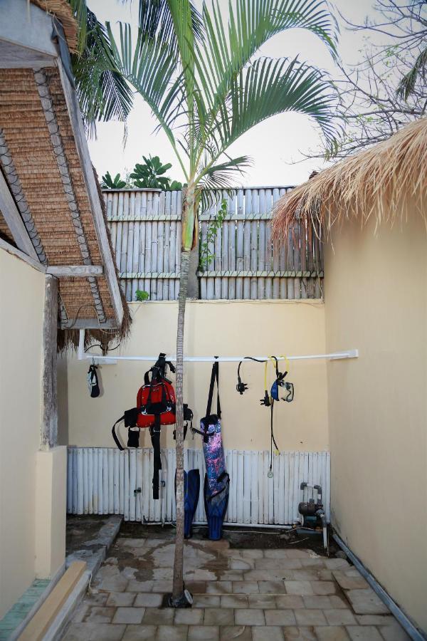 Villa Sentosa, Cheerful 3-Bedroom Villa With Pool Gili Trawangan Dış mekan fotoğraf